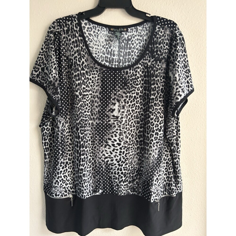 Cute Plus Size Top Size 3X black & White